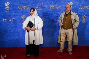 فروغ قجابیگلو و بابک کریمی بازیگران فیلم یلدا به کارگردانی مسعود بخشی در ششمین روز سی‌وهفتمین جشنواره فیلم فجر