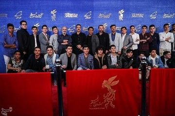 عوامل فیلم «۲۳ نفر» در سی‌وهفتمین جشنواره فیلم فجر
