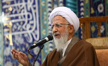 آیت‌الله جوادی‌آملی: باران نمی‌تواند کشور نجس‌شده با استعمار را پاک کند/ نجاست استعمار در ایران با خون شهدا تطهیر شد