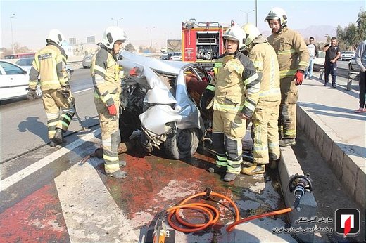 تصادف نیسان با سمند در بزرگراه آزادگان