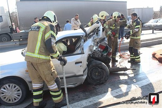 تصادف نیسان با سمند در بزرگراه آزادگان