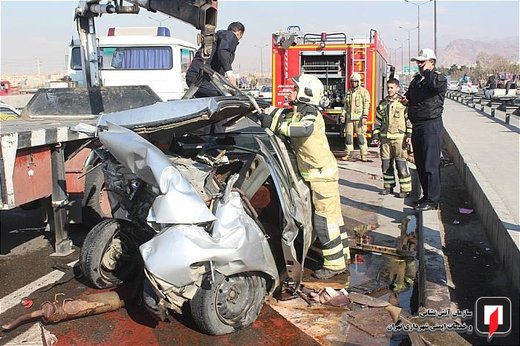 تصادف نیسان با سمند در بزرگراه آزادگان