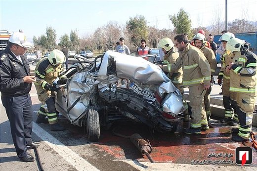 تصادف نیسان با سمند در بزرگراه آزادگان