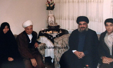 عکسی دیده نشده از حضور سیدحسن نصرالله در منزل آیت‌الله هاشمی