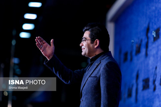 فرزاد حسنی اجرای نشست های خبری نهمین روز سی‌وهفتمین جشنواره فیلم فجر را بر عهده داشت