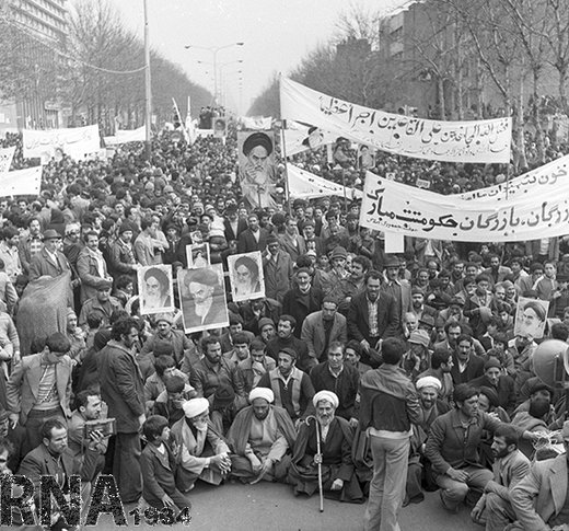 19 بهمن 1357؛ راهپیمایی مردم تهران در حمایت از امام خمینی (ره)