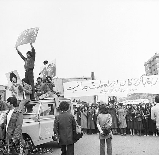 19 بهمن 1357؛ راهپیمایی مردم تهران در حمایت از امام خمینی (ره)