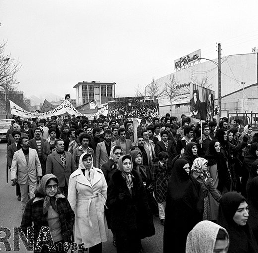 19 بهمن 1357؛ راهپیمایی مردم تهران در حمایت از امام خمینی (ره)