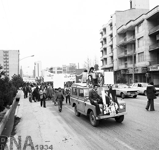 19 بهمن 1357؛ راهپیمایی مردم تهران در حمایت از امام خمینی (ره)