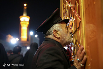 شب شهادت حضرت زهرا (س) در حرم مطهر رضوی(ع)