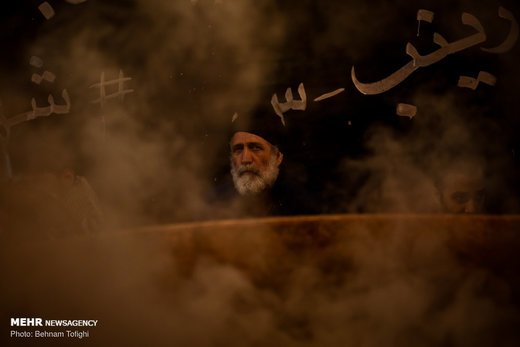 آیین سمنوپزان در میدان امام حسین (ع)