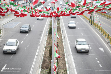 آذین بندی شهر تهران با پرچم مقدس جمهوری اسلامی ایران
