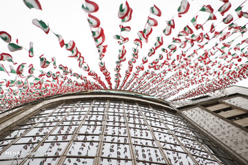 آذین بندی شهر تهران با پرچم مقدس جمهوری اسلامی ایران
