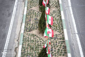 آذین بندی شهر تهران با پرچم مقدس جمهوری اسلامی ایران