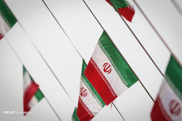 آذین بندی شهر تهران با پرچم مقدس جمهوری اسلامی ایران