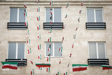آذین بندی شهر تهران با پرچم مقدس جمهوری اسلامی ایران