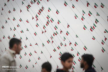 آذین بندی شهر تهران با پرچم مقدس جمهوری اسلامی ایران