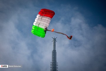 پرش از برج میلاد