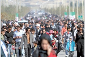سالانه جمعیت یک شهر متوسط به استان تهران اضافه می‌شود