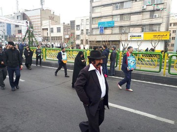 لوتی‌ها در جشن تولد چهل سالگی انقلاب