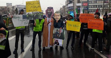 عکس | حضور نمادین جلیقه‌زردها در خیابان‌های تهران