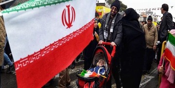 اجرای آزمون آنلاین آیینٰ‌نامه رانندگی در حاشیه راهپیمایی ۲۲ بهمن