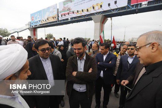 حضور آذری جهرمی، وزیر ارتباطات و فناوری اطلاعات  در راهپیمایی 22 بهمن در بندرعباس