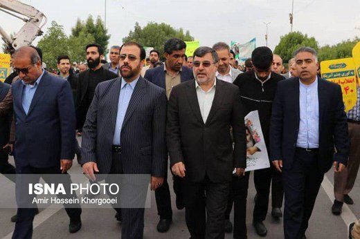 حضور امیری، معاون پارلمانی رئیس جمهور  در راهپیمایی 22 بهمن در بندرعباس