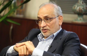 مرعشی: برای مسائل امنیتی تمرکز قدرت داریم اما برای توسعه و حل معضلات، نه مرعشی: برای مسائل امنیتی تمرکز قدرت داریم اما برای توسعه و حل معضلات، نه