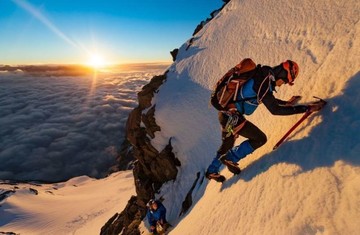 عکس | بالا رفتن از کوه قاتل در عکس روز نشنال جئوگرافیک