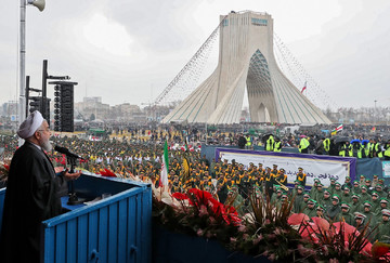 خانواده سردار سلیمانی؛ میهمان ویژه مراسم ۲۲ بهمن/ روحانی در تهران سخنرانی می‌کند، رئیسی در مشهد/ جلیلی سخنران مراسم ساری شد