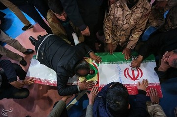 وداع خانواده های شهدای حادثه تروریستی زاهدان در اصفهان