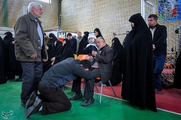 وداع خانواده های شهدای حادثه تروریستی زاهدان در اصفهان