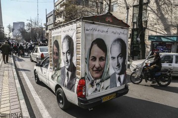 تشییع پیکر پوران شریعت رضوی