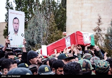 نیروهای نظامی با عزمی راسخ‌تر آماده جان‌فشانی برای ایران اسلامی هستند 