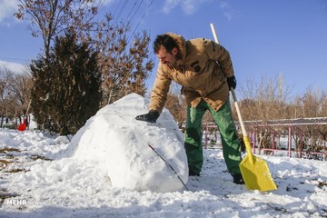مسابقه ساخت مجسمه های برفی در ائل گلی تبریز