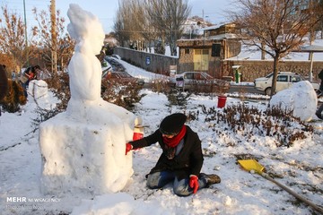 مسابقه ساخت مجسمه های برفی در ائل گلی تبریز