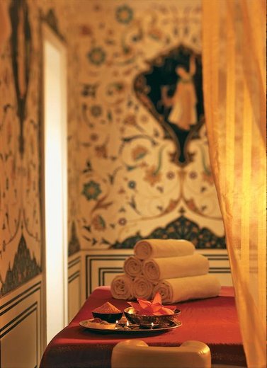 هتل کاخ دریاچه تاج هند