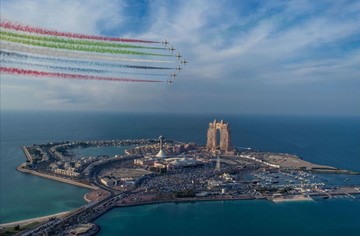 عکس | آسمان رنگین ابوظبی در عکس روز نشنال جئوگرافیک