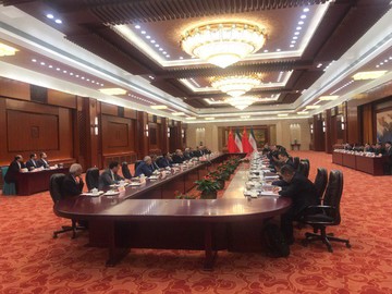  لاريجاني: إيران مستعدة لتعزيز العلاقات مع الصين