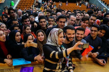 بزرگداشت استاد همایون خرم