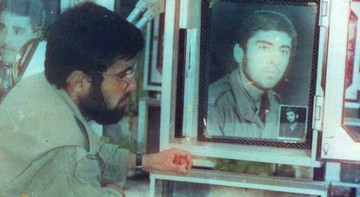 عکس | شهیدی که بر سر مزار خودش نشست!