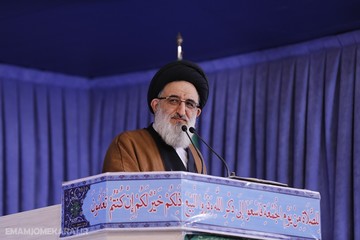  امام‌جمعه کرج: این سؤال طرح است که چرا گوشت از کشورهای همسایه وارد نمی‌شود؟