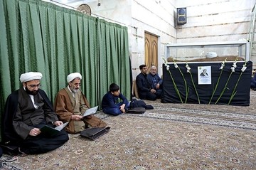 مراسم وداع با پیکر آیت الله مومن در قم