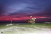 تصاویر | کشتی که سال ۴۵ در ساحل کیش به گل نشست