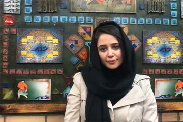 عکس | قاب یادگاری عجیب الناز حبیبی با دو شیشه نوشابه!