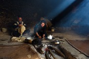 تصاویر | غارنشینی یک خانواده در خوزستان
