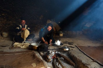 زندگی خانواده غارنشین در شهر اندیکا