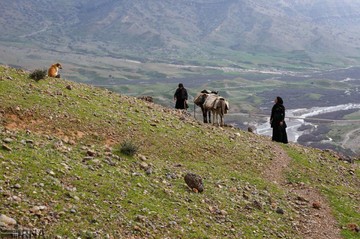 زندگی خانواده غارنشین در شهر اندیکا