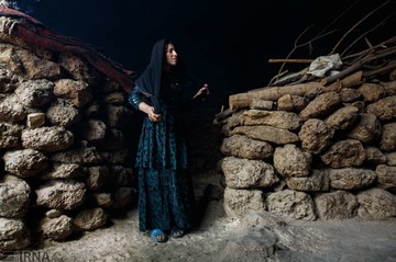زندگی خانواده غارنشین در شهر اندیکا